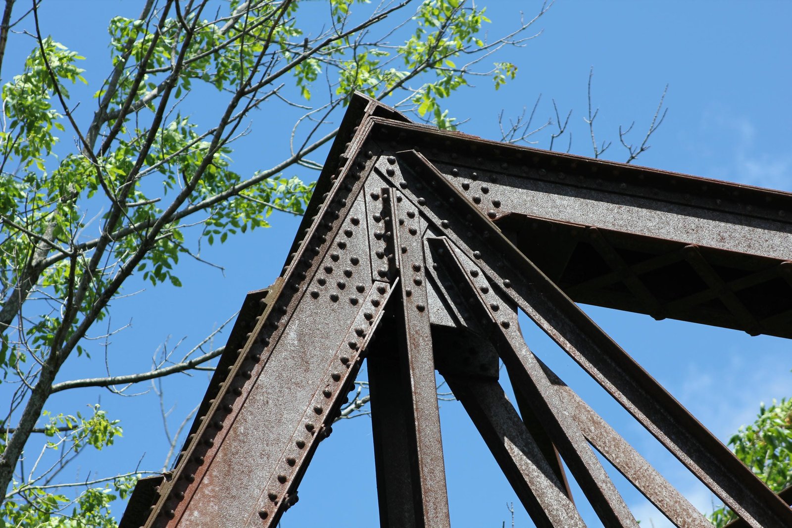 Upper angle connection